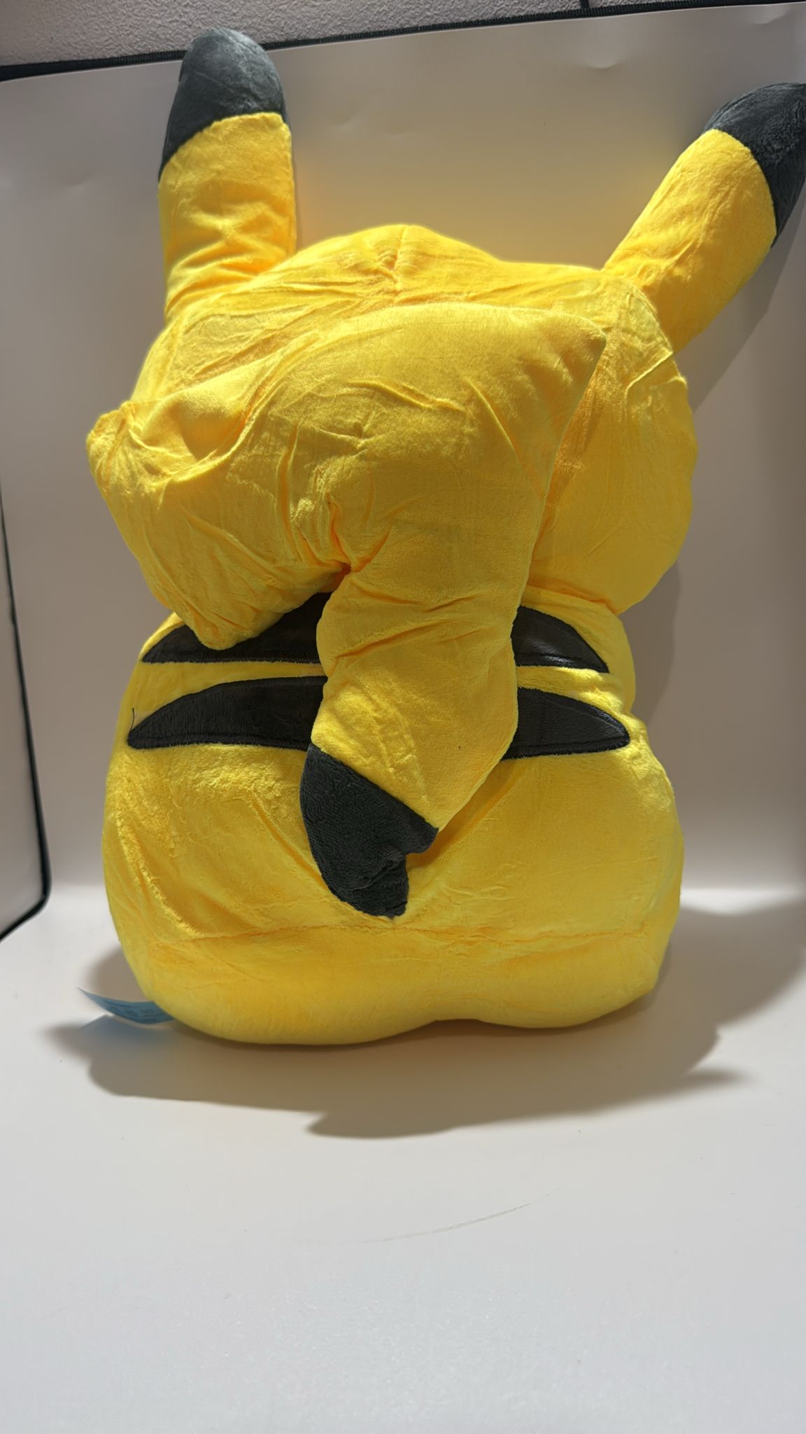 Gelbes Anime Plüschtier 42 cm – Kuscheltier mit Ohren