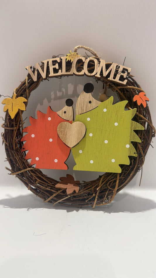 Herbstlicher Deko-Kranz „Igel-Liebe“ mit Welcome Schriftzug
