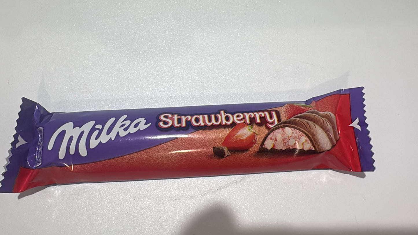 Milka Strawberry Riegel 36,5g | Erdbeercreme
