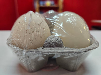 4er Set Ostereier Kerzen Cremeweiß – Osterdeko im Eierkarton