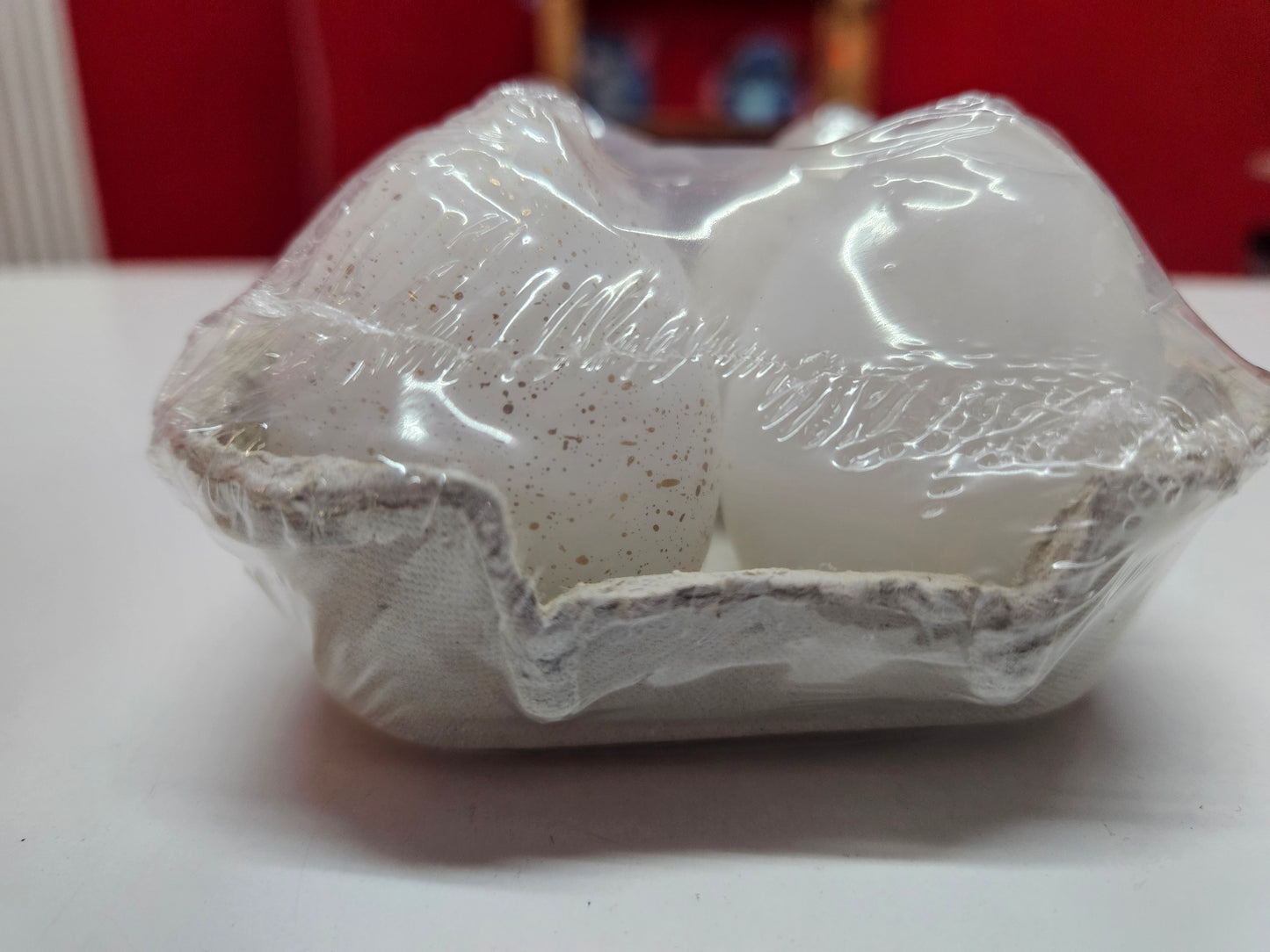 4er Set Ostereier Kerzen Weiß – Osterdeko im Eierkarton