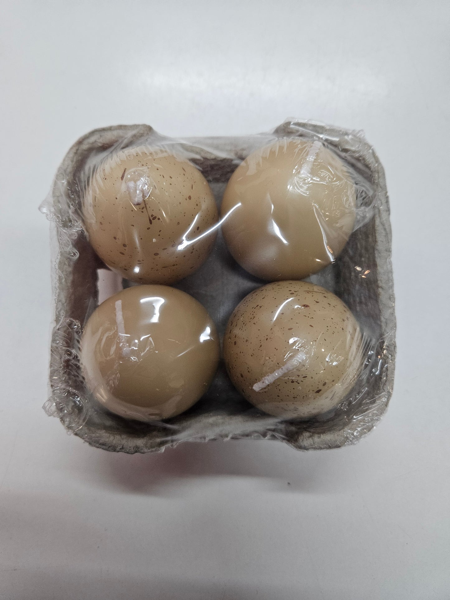 4er Set Ostereier Kerzen Beige – Osterdeko im Eierkarton